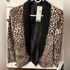 Boohoo blazer women’s size 6